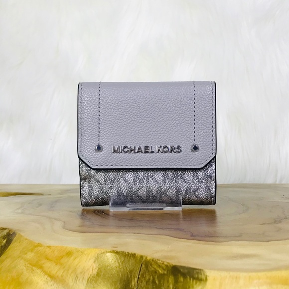 Michael Kors Handbags - Michael Kors Hayes Trifold Coin Case Wallet